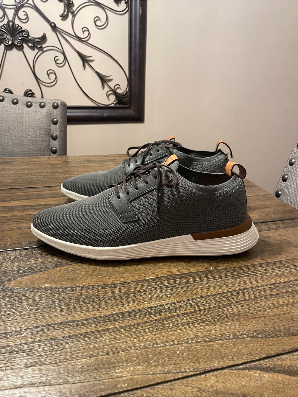 Wolf & Shepherd SupremeKnit Trainer Men’s 11 Gray White Knit Sneakers